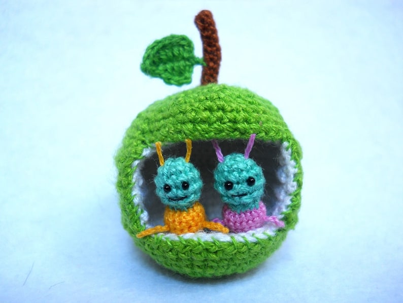 Miniature Worms and Apple, Micro Crochet Valentine Worm Couple Made To Order image 7