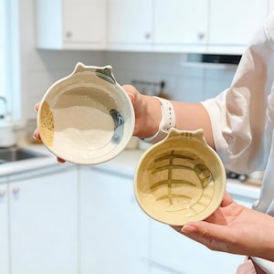 Hand-Painted Cat Ceramic Bowl, Stone Pattern Dipping Dish, Japanese Tableware for Rice & Snacks Unique Cat Lover Gift, Gift for mom