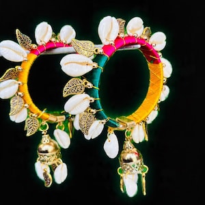 Brazalete con diseño Kodi • Elegante pulsera étnica dorada • Joyería tradicional india • Accesorio festivo para mujer