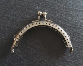 Cierre de broche con marco de arco de metal plateado brillante estampado de 8,5 cm para bolso (3 3/8 pulgadas)