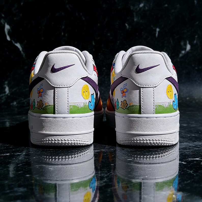 Handmålade specialdesignade AF1 "Fairytale Meadow"-sneakers, färgglada tecknade skor, nyckfulla klotterkonst-kicks för henne, unik konstnärlig gåva bild 4