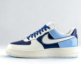 Air Force 1 personalizzate Oceanic Breeze, blu scuro e azzurro cielo, sneakers dallo stile costiero, scarpe personalizzate con nome, regalo unico per gli appassionati di sneakers.