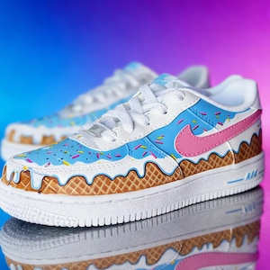 Zapatillas Air Force 1 con estampado de helado, personalizadas y pintadas a mano, regalo para ella. imagen 1