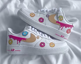Zapatillas Air Force 1 personalizadas con diseño de donut pintadas a mano, zapatillas Air Force 1 rosas con chispas de colores, regalo para ella/él.