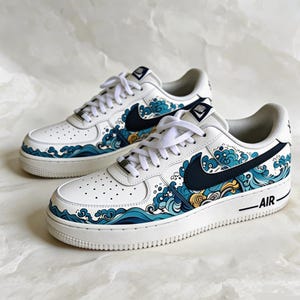 Zapatillas Air Force 1 personalizadas, zapatos Kanagawa pintados a mano, Air Force One blancas inspiradas en el arte Ukiyo-e, Air Force One japonesas, un regalo único.