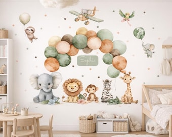 Wandtattoos mit Safari-Tieren: Elefant, Löwe, Affe, Giraffe; personalisierte Wandtattoos mit Kindernamen