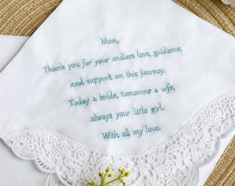 Fazzoletto da sposa personalizzato: un regalo ricordo ricamato per i genitori.