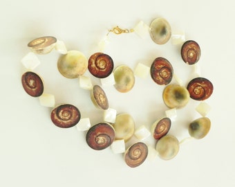 Statement necklace with shells and mother of pearl|cream|neutral|26" in length