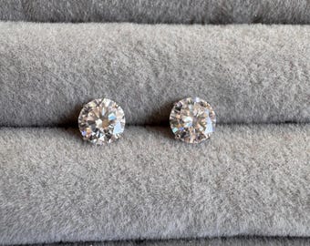 Boucle d'oreille 4 griffes en mossanite 1CT Diamants cultivés en laboratoire avec succès Or blanc 18 carats fini s925