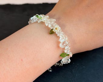 Natural Clear Quartz Flower Bracelet | Fairycore Crystal Jewelry | Summer Floral Beaded Bracelet | Cottagecore Gift for Her