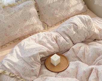 Fairy Floral Down Duvet Cover, Minimalist Embossed Ruffle Bedding, Girly Heart Warm Furry Full Comforter, Retro Flower Pattern Quilt Cover
