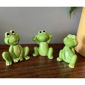 Trio of cute frog figurines from the 1980s. Vintage frog ornaments, Childs bedroom, collectable frogs