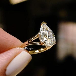 3 CT Pear Cut Moissanite Diamond Engagement Ring Split Shank Ring 14K Solid Gold Wedding Ring Teardrop Ring Anniversary Ring For Women