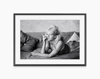 Brigitte Bardot fumando, láminas fotográficas, arte mural retro, póster de Brigitte Bardot, impresiones en blanco y negro, arte mural de calidad museística