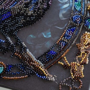 Raven Bead Embroidery Kit – DIY Beading Set for Beginners, Creative Bead Art Project, Handmade Flower Gift Kit