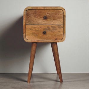 Oak-Ish Mini gebogener Nachttisch