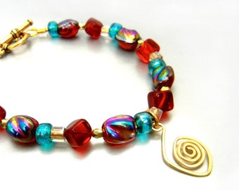 Festive bracelet in red, teal blue and gold with gold wire hammered spiral charm / spiral jewelry / holiday jewelry  /  gift