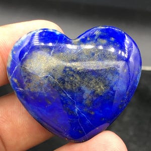 Natural lapis lazuli heart AAA+ from Afghanistan weight 30.50 gram