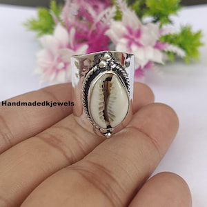 Kaurisnäcksring i sterlingsilver, handgjord bohemisk statementring