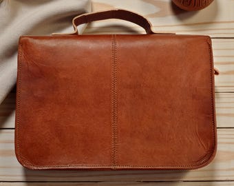 Handmade Leather Bible Cover, Custom Bible Cover, Personalized Engraving, Accessories with Handle and Zippered Pocket