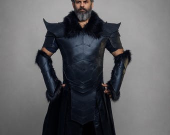 男性用黒革戦士鎧 – 毛皮トリム付きバイキングコスプレ衣装