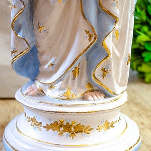 Mary Queen of Heaven, Our Lady of Victory Statue, Madonna with Christ Child image 4