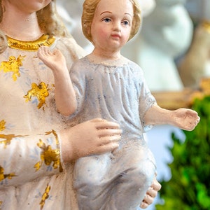 Mary Queen of Heaven, Our Lady of Victory Statue, Madonna with Christ Child image 5