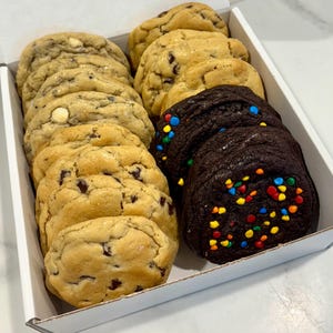 Large Cookies Gift Box – Freshly Baked Assorted Flavors- Bakery style - 4oz.