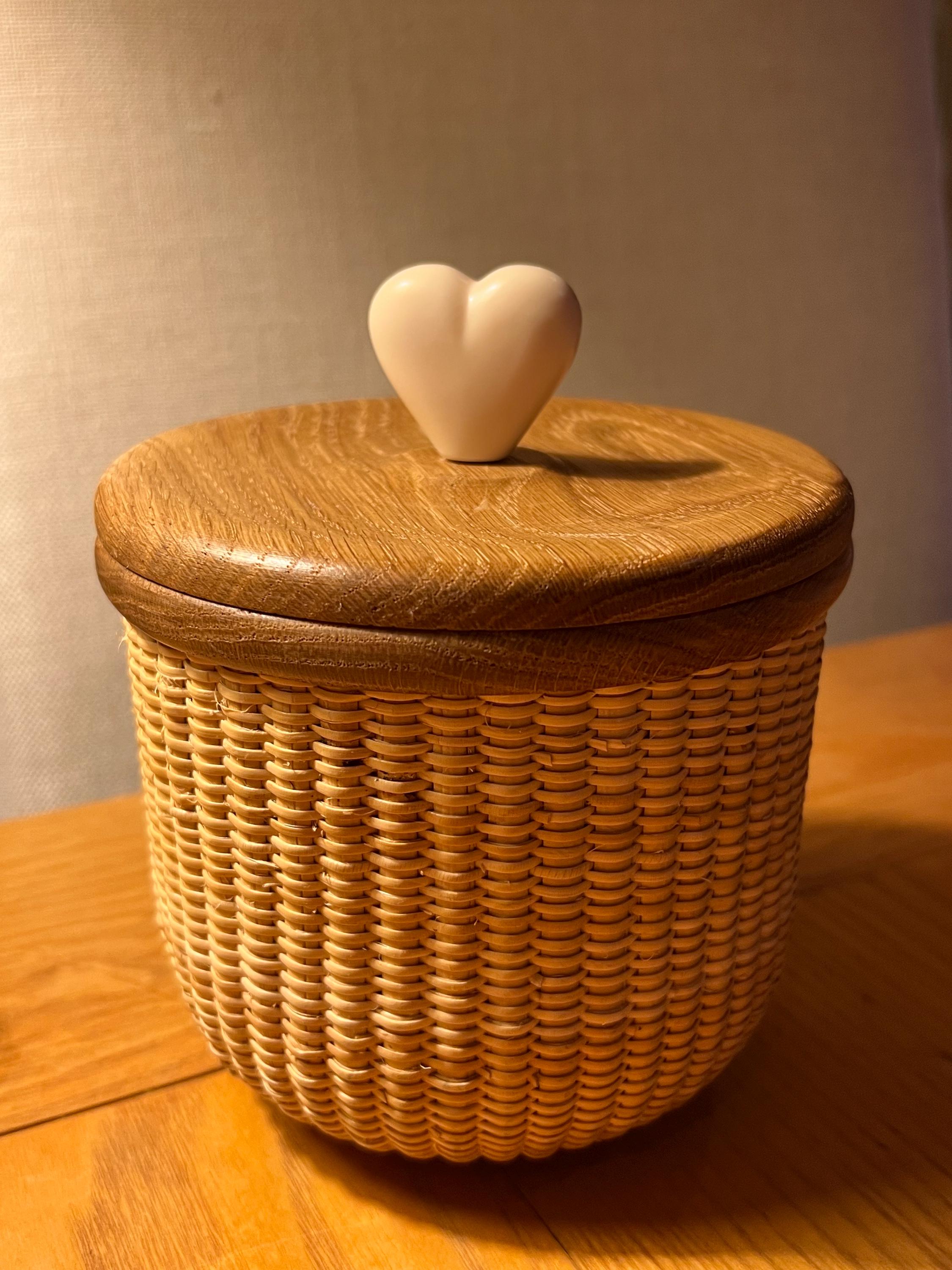 オーダーメイドの5インチ丸型ナンタケットキャンディバスケット（蓋