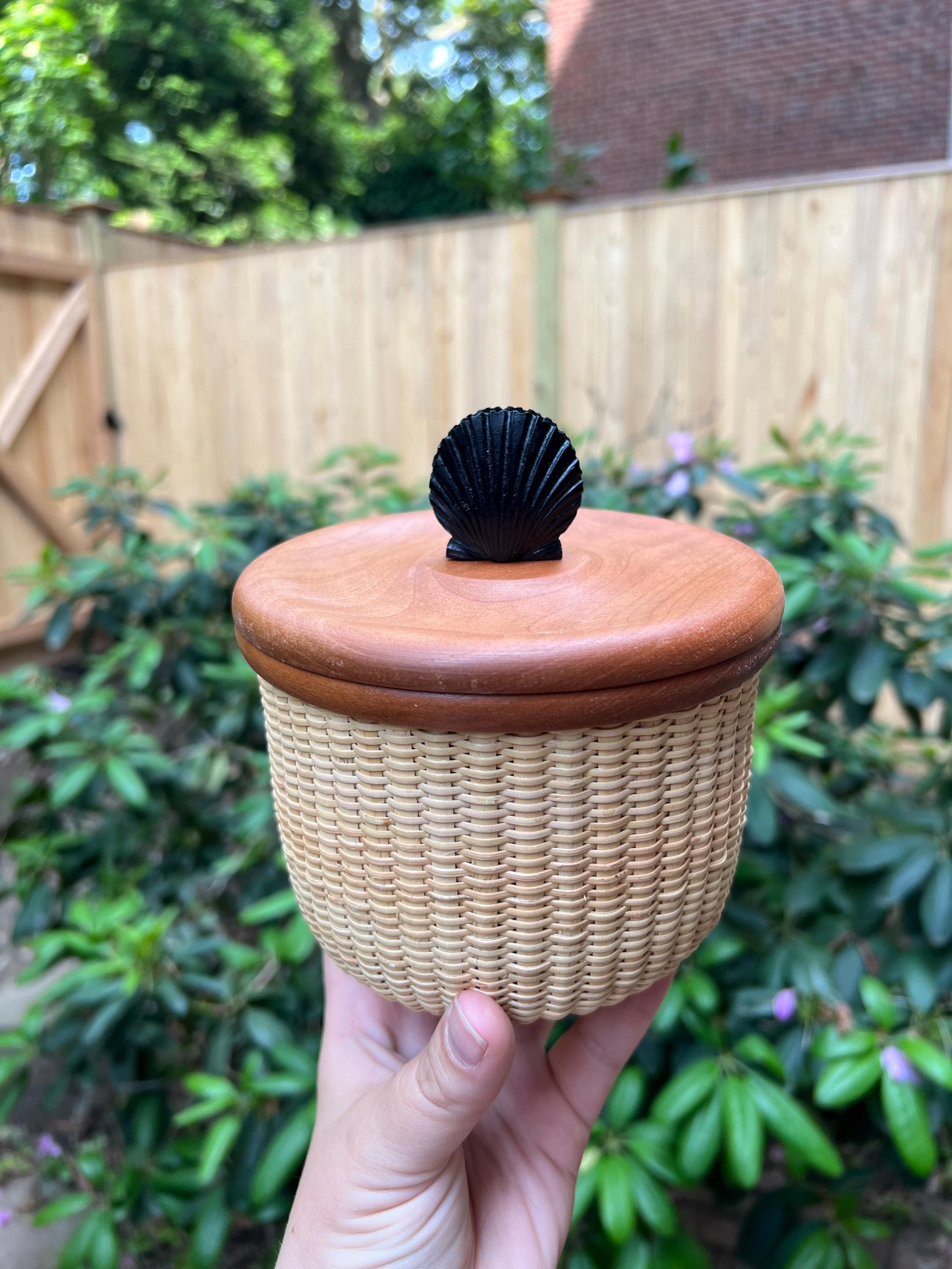 オーダーメイドの5インチ丸型ナンタケットキャンディバスケット（蓋