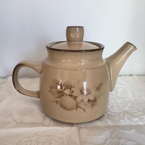 Vintage Denby Teapot - Memories collection, 1980s handcrafted stoneware, 1.5 pints approx. Floral design.