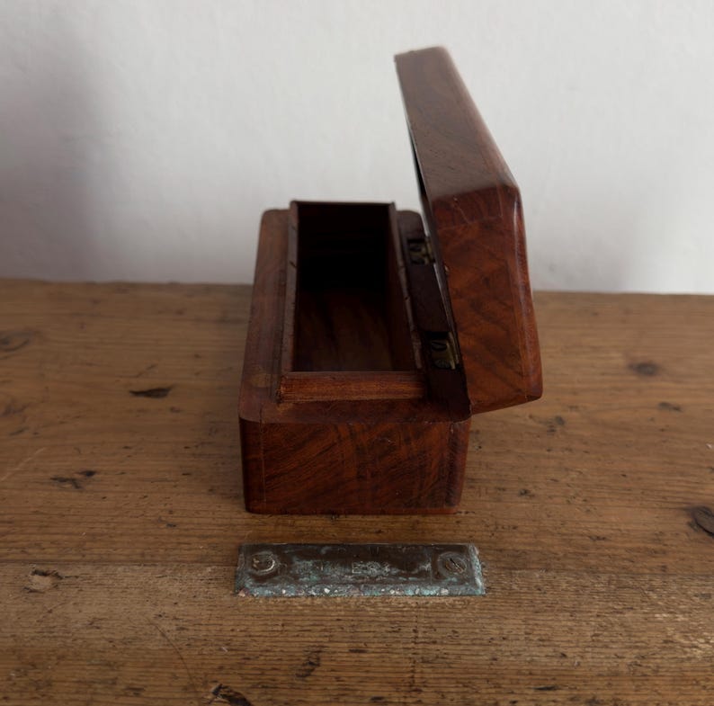 Vintage small wooden storage box with inlaid brass design of sun/moon and stars motif image 9