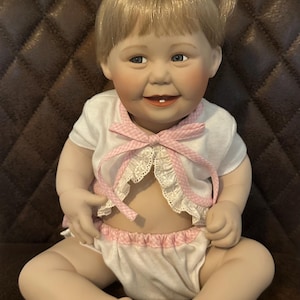 Ashton-Drake Galleries Porcelain &quot;Cute as a Button&quot; Baby Doll 1993 #713