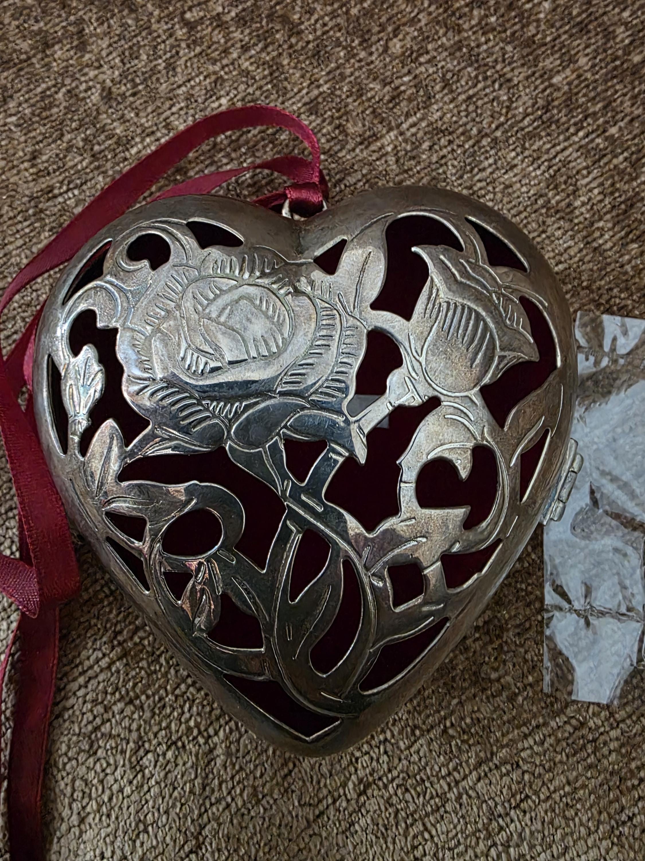 ❤︎sale❤︎デコパージュꔛ‬ꕤインテリア雑貨♡スリムBOX♡鈴蘭♡リメイク Lenox Kirk Stieff Silverplated Friendship Heart Ornament Trinket