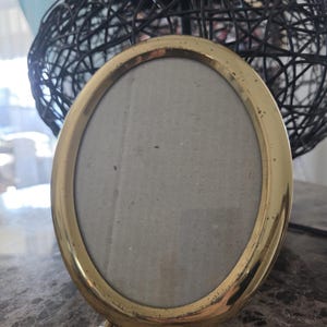 Vintage Oval  Frame Footed Free Standing