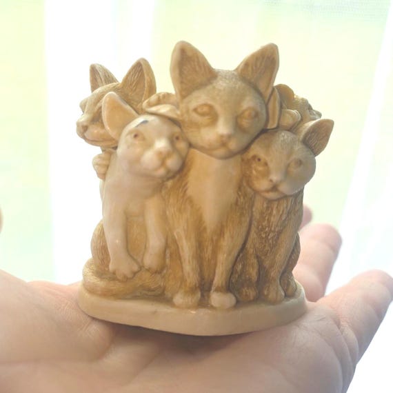 Harmony Kingdom Cat Box TJCA3  - "Fur Ball" - 1995 -  Peter Calvesbert