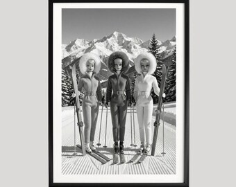 Winter kunstfotografie aan de muur, zwart-wit poster pop ski, stijlvol girly winterdecor, minimalistisch kunstwerk sneeuwlandschap, museumkunst