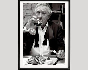 Robert De Niro svartvit poster, ikoniskt skådespelareporträtt med vin, klassisk Hollywoodfotografi, tidlös filmväggkonst