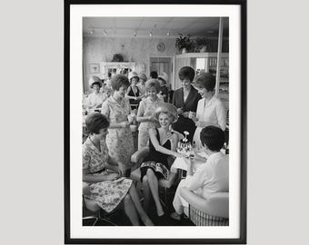 Fotografía vintage de salón de belleza, lámina en blanco y negro, póster retro de mujeres de los años 60, impresión artística de glamour, decoración de moda nostálgica