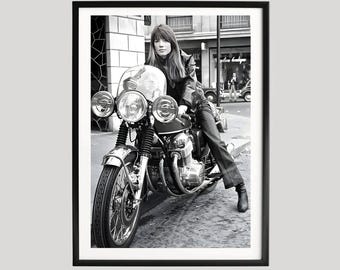 Ritratto di donna in motocicletta d'epoca / Fotografia artistica retrò
