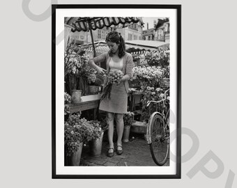 Flower Market Poster, Black and White Art, European Floral Photography, Parisian Flower Shop Print, Botanical Travel Gift