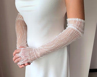 Chantilly lace fingerless bridal gloves: Long ivory wedding sleeves
