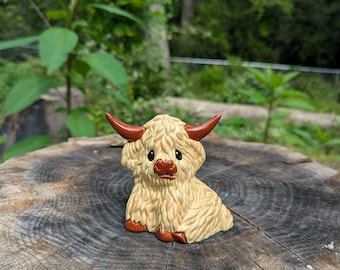 Figura decorativa de vaca pequeña de las Tierras Altas de 7,6 cm (3 pulgadas)