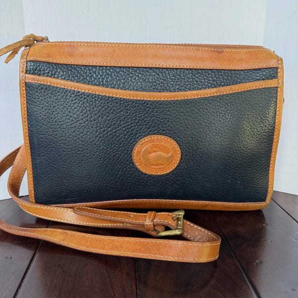 Vtg Dooney & Bourke All Weather Pebble Leather Crossbody Bag Black  Tan 80's