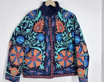 Marineblauw geborduurd jack – kleurrijke jas in boho-bloemenstijl in Suzani-stijl