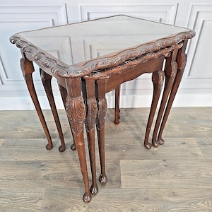 Vintage Nest Of Tables - Walnut Veneer Queen Anne Antique Style Set Nested Side