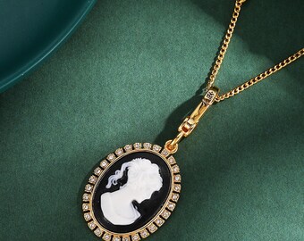 juicy couture gold plated cameo pendant