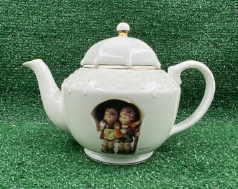 Vintage M.J. Hummel Stormy Weather Teapot 6-1/2" Tall Danbury Mint White W/Art