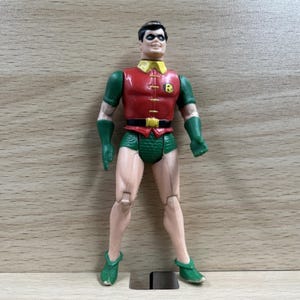 1984 DC Comics Super Powers Robin Action Figure  VTG Kenner