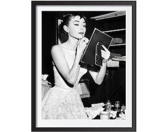Vintage Audrey Hepburn Photo Print: Retro Fashion Wall Art, Old Hollywood Decor, Digital Download